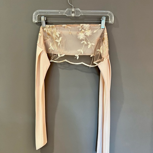 Lucy in the Sky - Picture 1 of 4